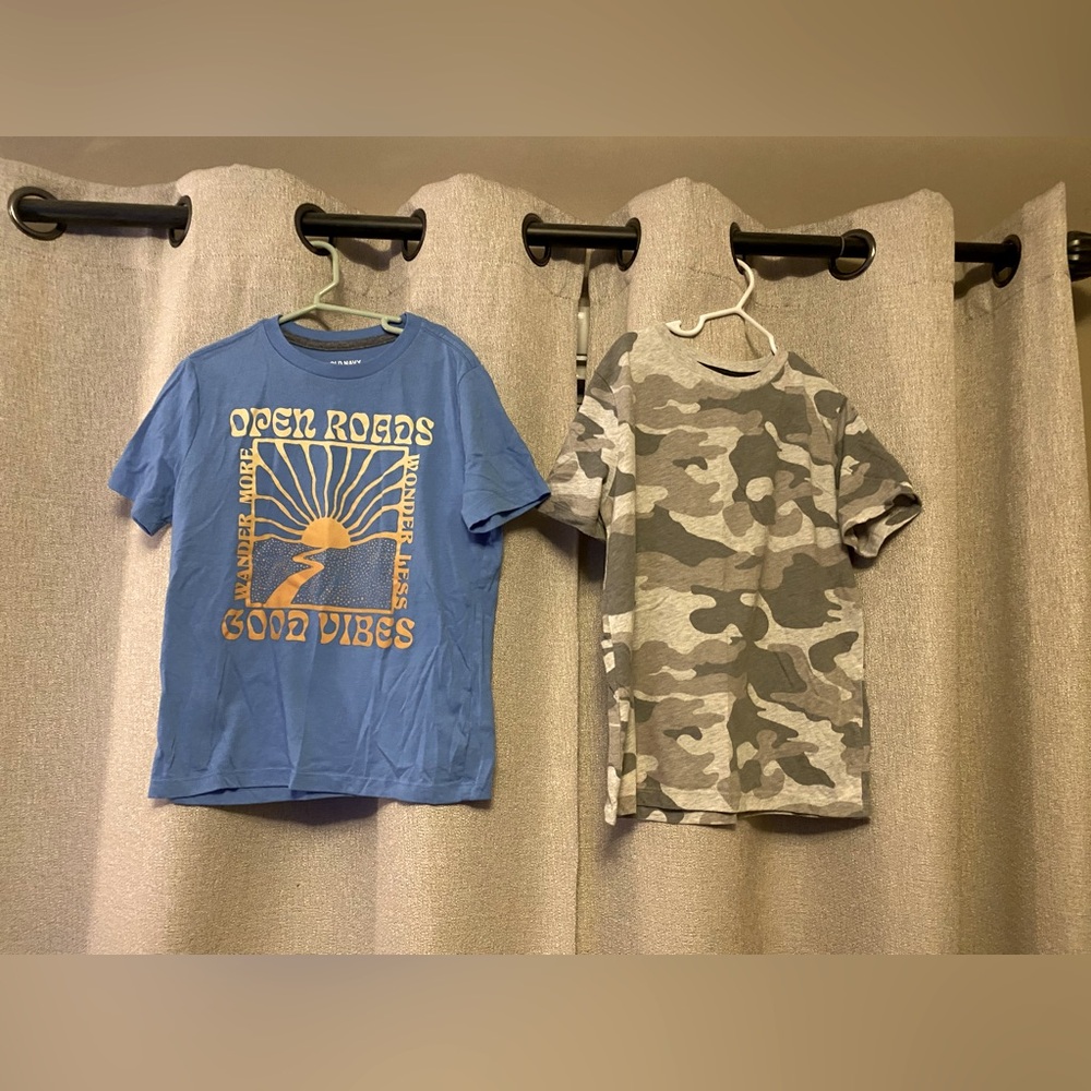 Old Navy Kids Dual Pack Sz M (8) Blue Graphic Tee and Gray Camo T-Shirt Set!